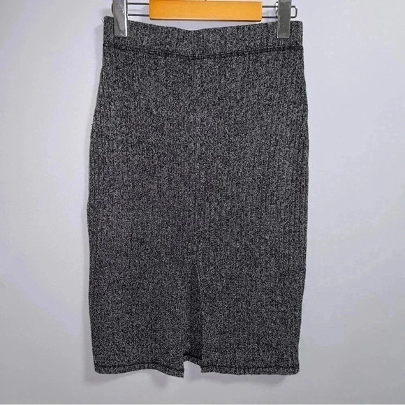 Aritzia Wilfred Free Skirt - Picture 2 of 5